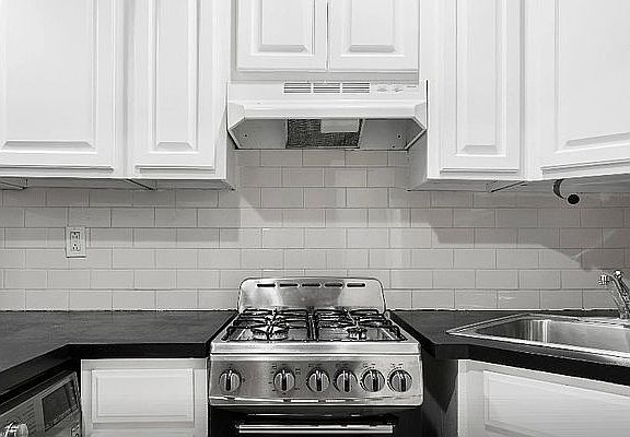 4th image of 506 E 6th St #3EF