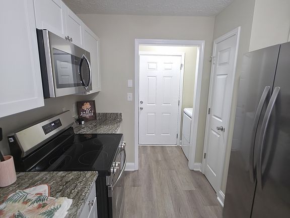 3rd image of 171 Westchester Cir #1