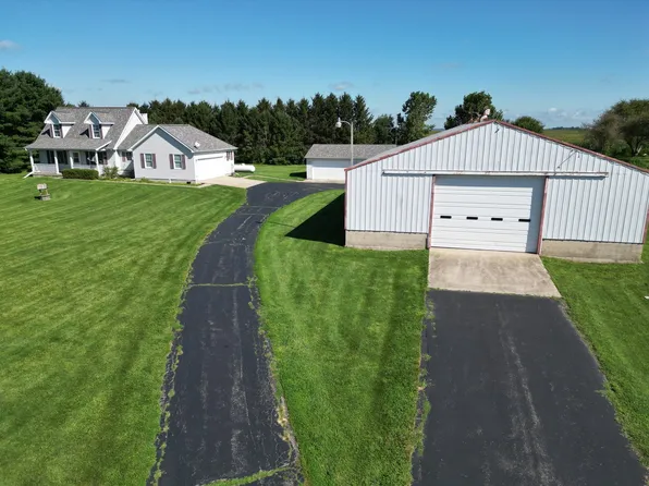 2658 Reynolds Rd, Ashton, IL 61006