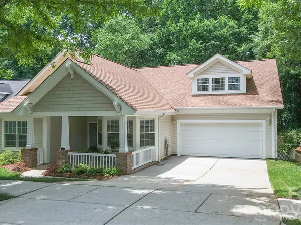 6855 Colonial Garden Dr, Huntersville, NC 28078
