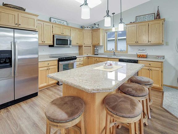 4th image of 859 Aspen Cir