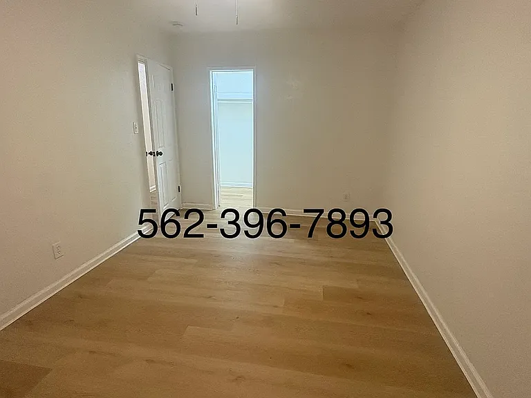 102 E Indigo St #6 — Photo 13