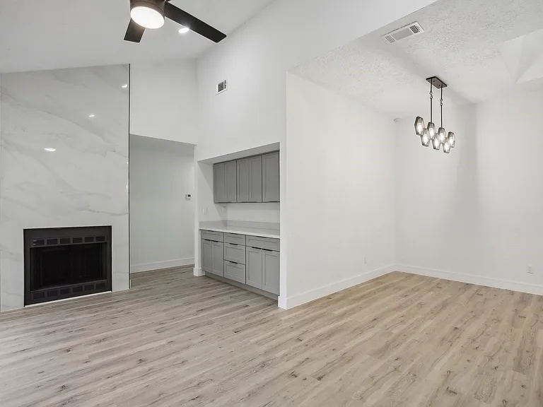 11615 Henley Dr — Photo 8