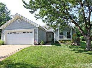 515 Oaktree Crossing Ct, Ballwin, MO 63021