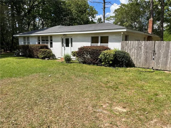 243 Longstreet Dr, Pineville, LA 71360