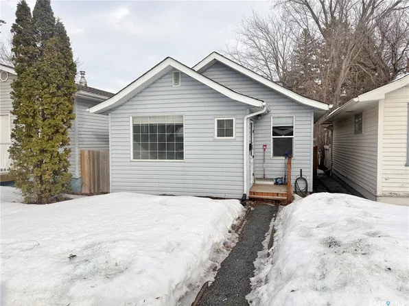 1921 Coy AVENUE, Saskatoon, SK S7M 0H9