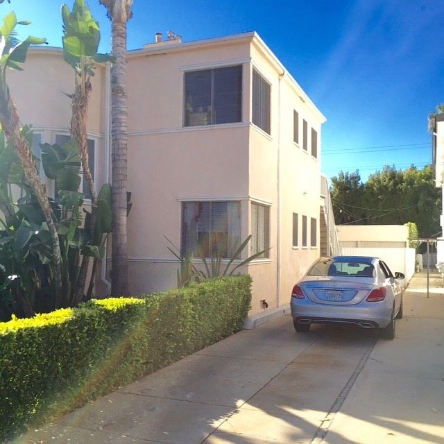 1st image of 815 N Edinburgh Ave
