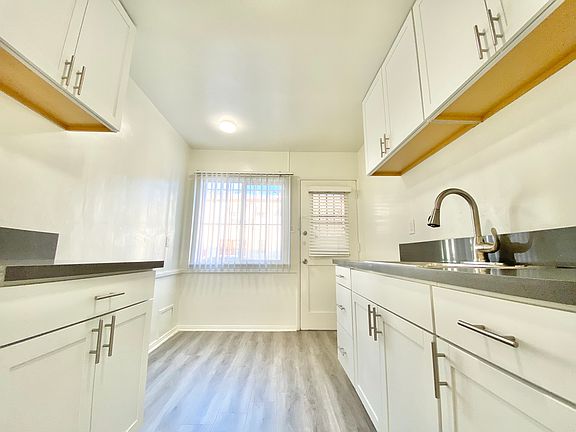 4th image of 1516 Laurel Canyon Blvd #3