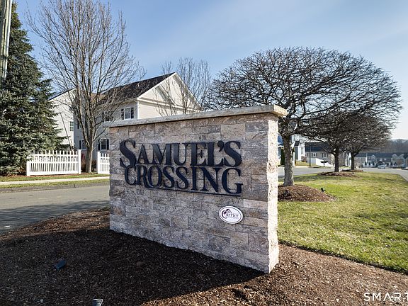 2nd image of 2 Bushel Road #2