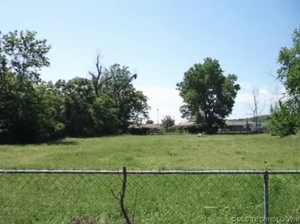 6142 W 10th St, Tulsa, OK 74127