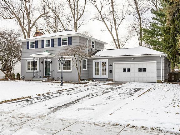 2nd image of 121 Wyndham Rd