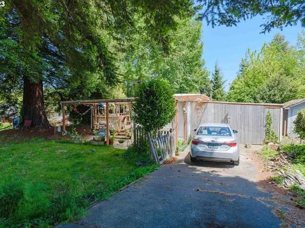 63481 3rd Rd, Coos Bay, OR 97420
