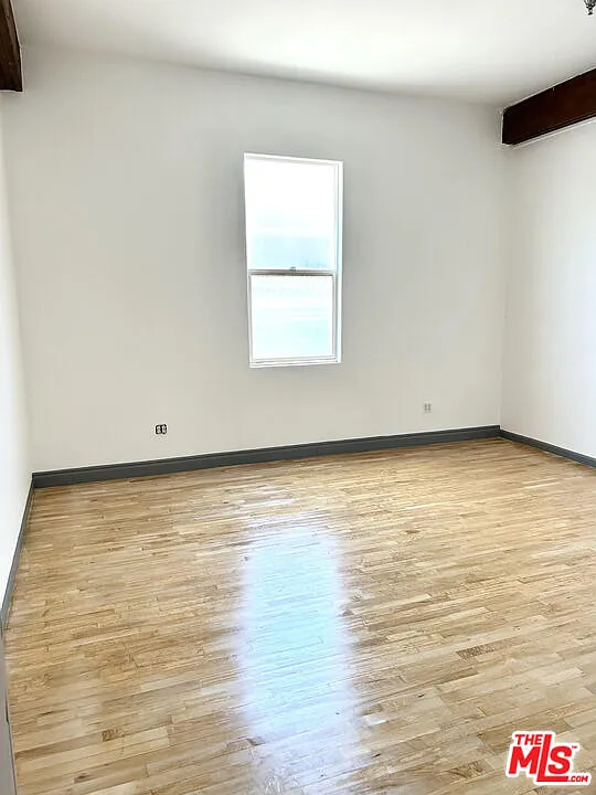 2 bed, 1.0 bath, 1260 sqft, $2,861 — Photo 3