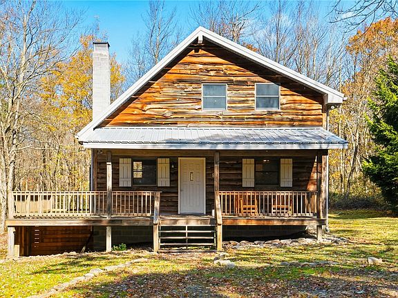 2nd image of 511 Blueberry Way