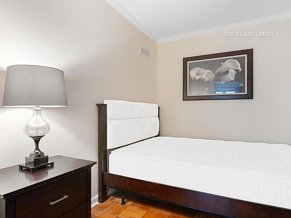 3rd image of 159 W 53rd St APT 21G