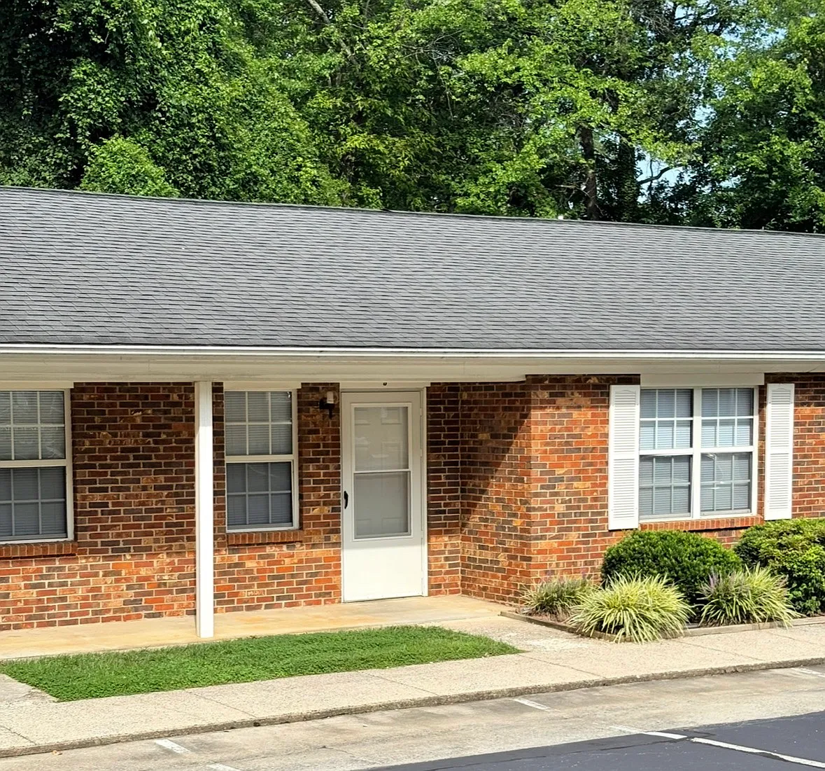 3006 Sherrill Ave — Photo 1