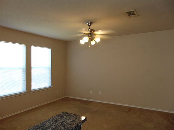 3rd image of 1602A Claremont Cir