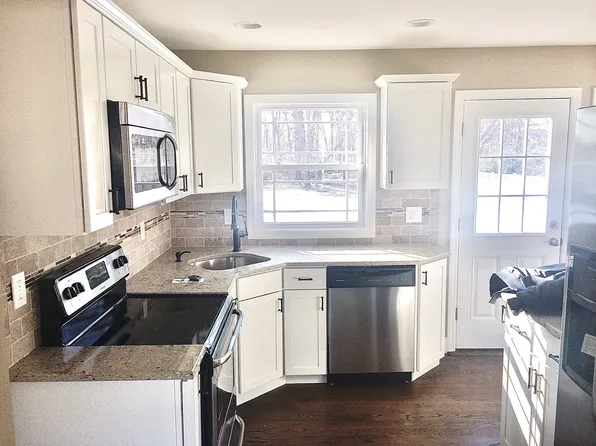 (undisclosed Address), North Babylon, NY 11703