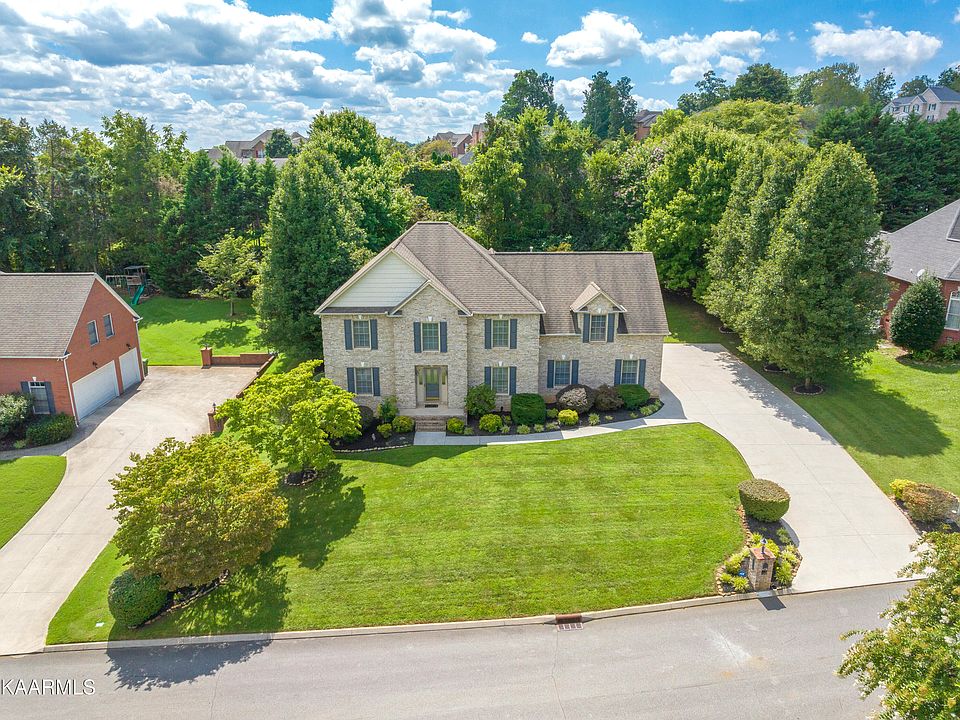 1st image of 3315 Whispering Oaks Dr