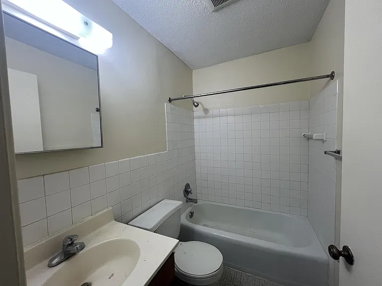 1825 S 5th St — Photo 10