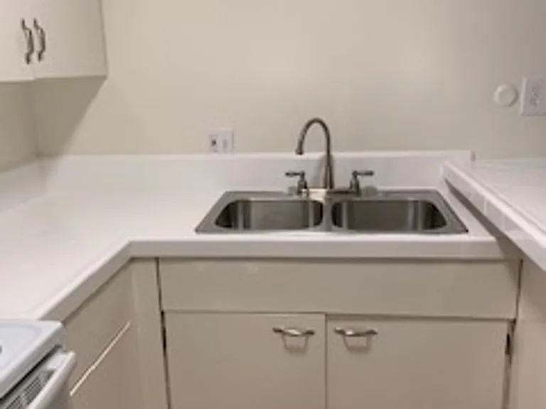 Villa Monica Apts. — Photo 12