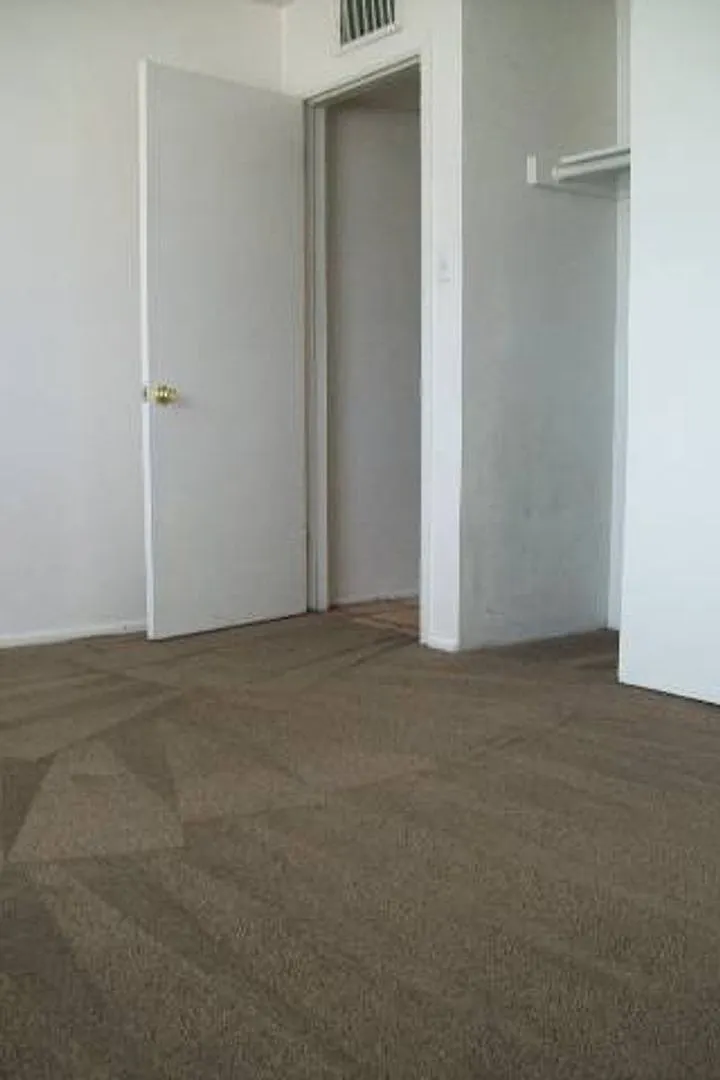 **Spacious 4 Bedroom Home in the Heart of Tempe — Photo 3