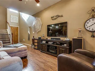133 Barrington Ln — Photo 7