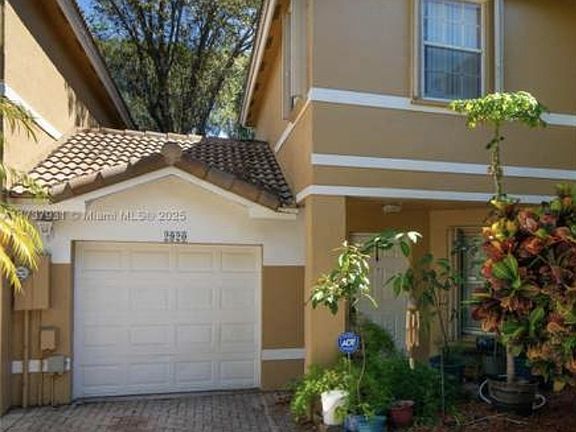 5th image of 2920 NW 99th Ter