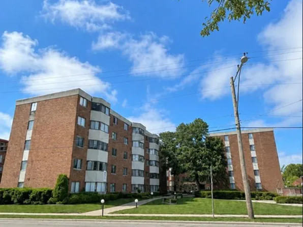5500 Lincoln Ave Unit 107, Morton Grove, IL 60053