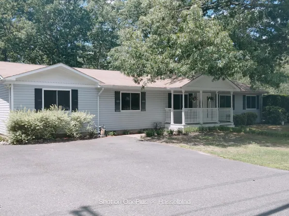 18 N Hope Chapel Road N, Jackson, NJ 08527