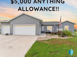 201 Moonlight Dr, Colton, SD 57018