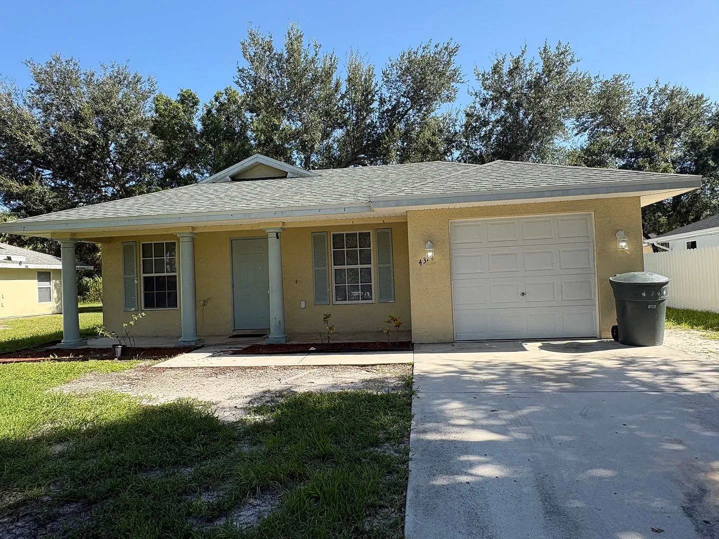 Charming 3-Bedroom, 2-Bath Single-Family Home Available Now! — Photo 3