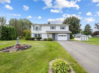 8233 Bitternut Ln, Liverpool, NY 13090