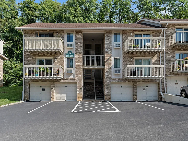 Atlantic Pointe Apartments — Photo 19