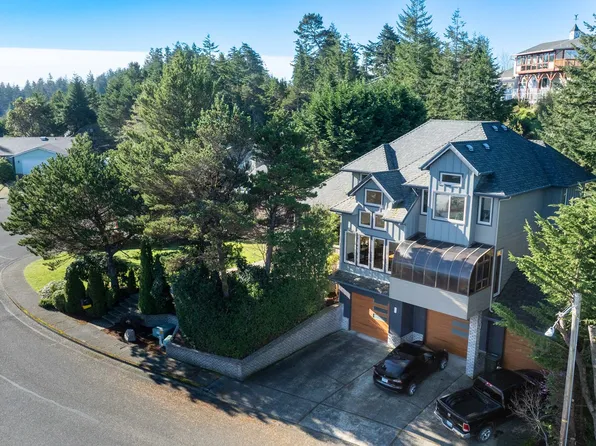 2024 Cedar Ct, North Bend, OR 97459