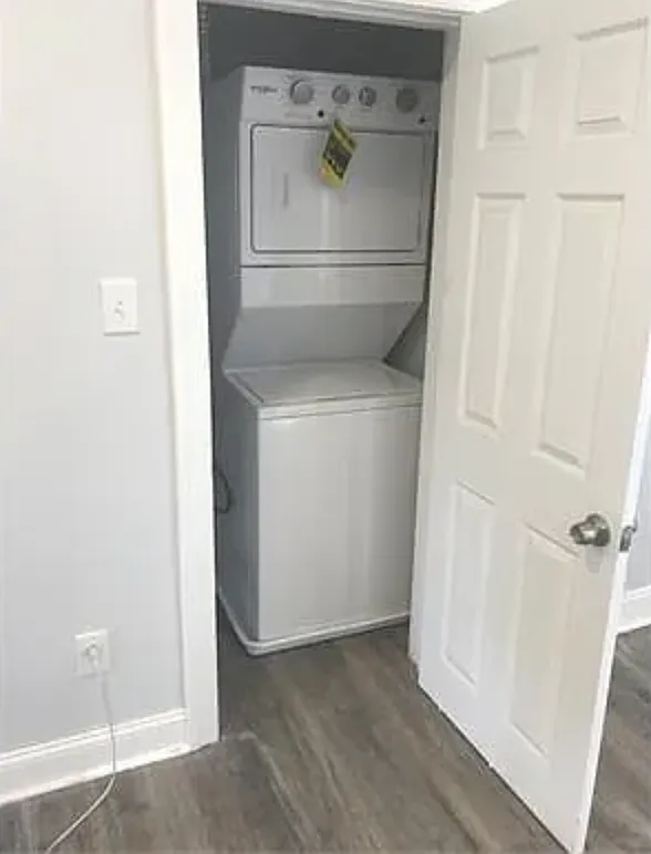 3 bed, 1040 sqft, $1,450 — Photo 2