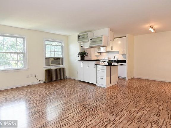 2nd image of 5012 Columbia Pike APT 5