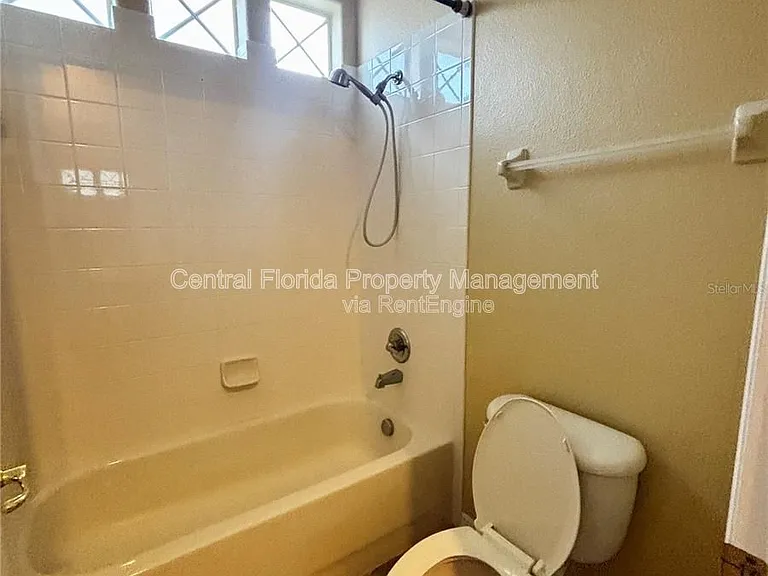 16127 Bristol Lake Cir — Photo 33