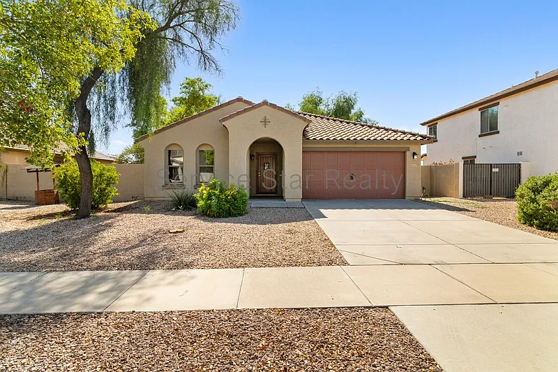 4 bed, 2.0 bath, 2065 sqft, $1,745 — Photo 1