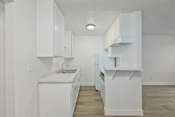 Kendall Brook Apartments — Photo 6