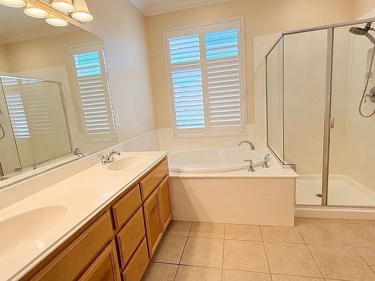 304 Karelian St — Photo 39