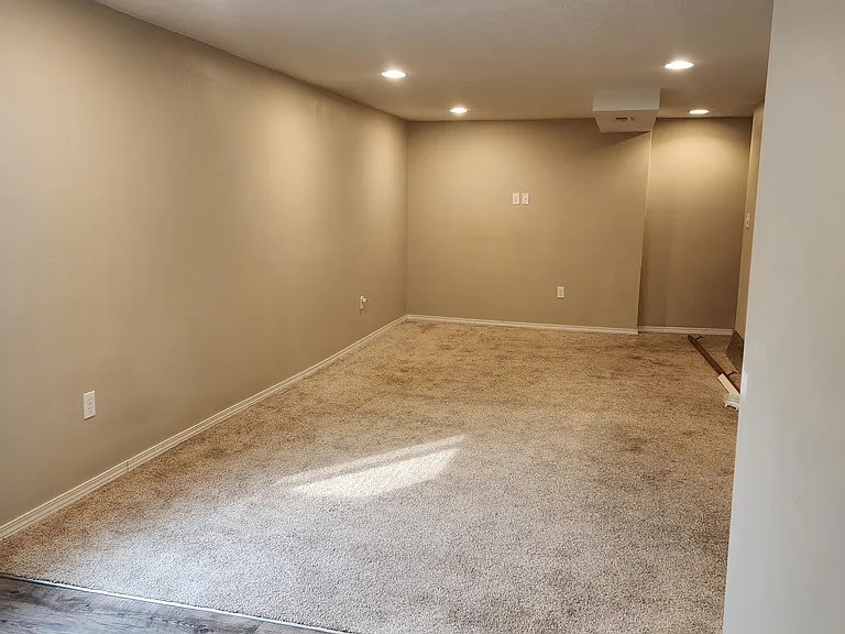 6008 N Cochran St — Photo 9