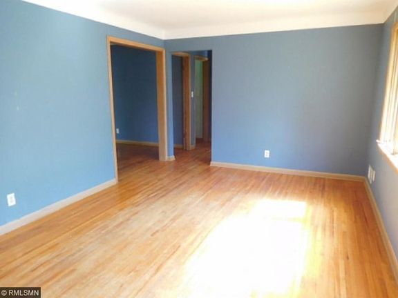 5th image of 2237 Tilsen Ave