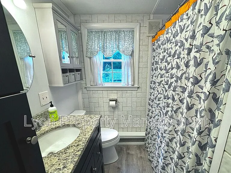 140 Long View Dr — Photo 6