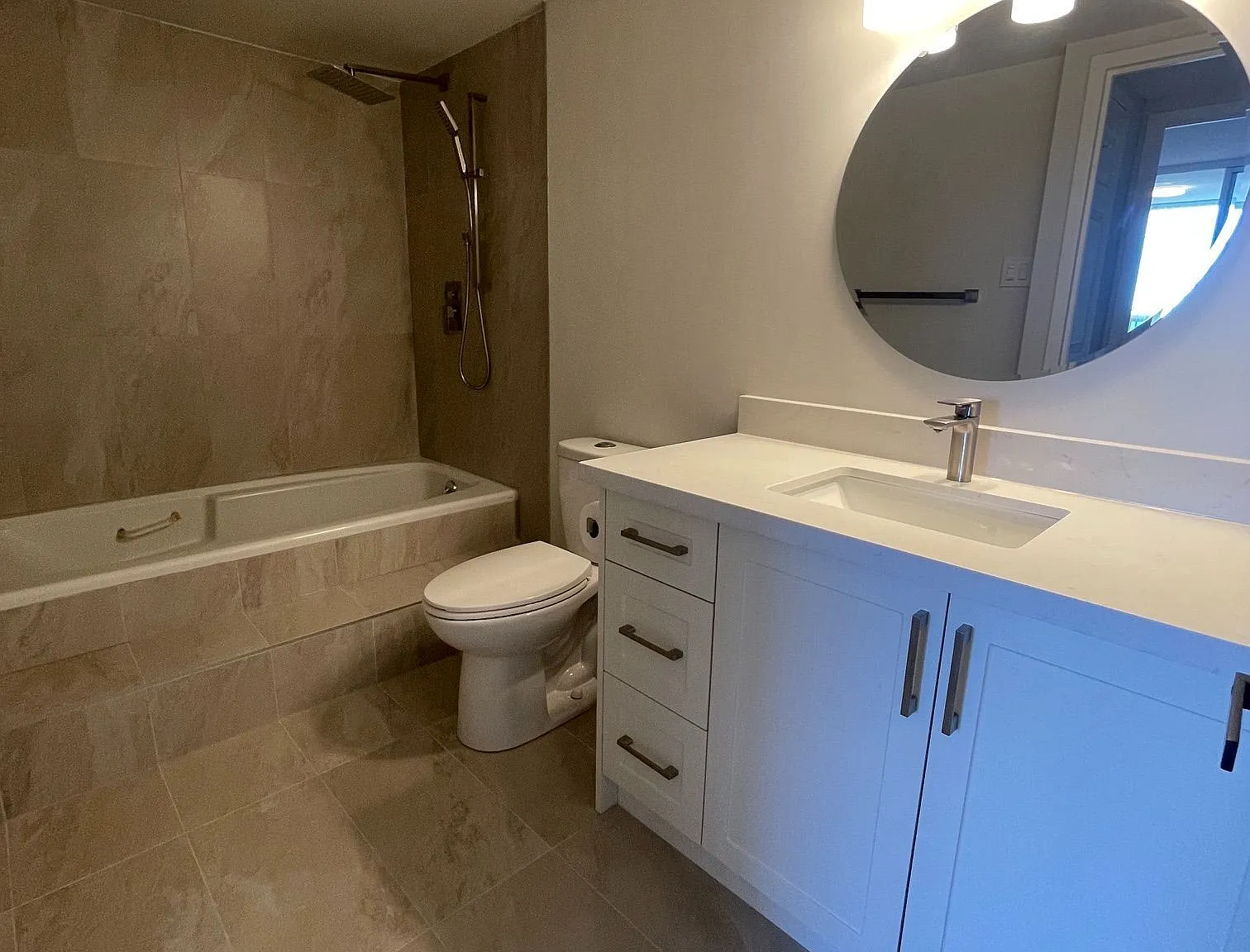2 bed, $2,300 — Photo 4