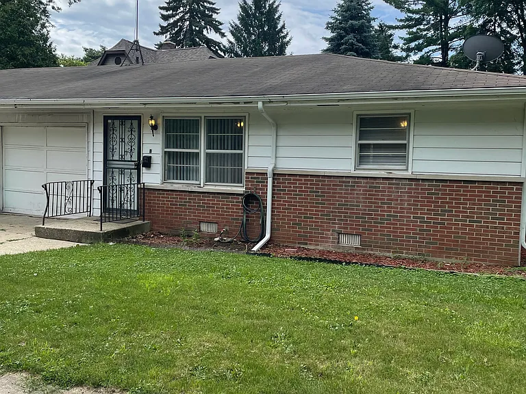 2900 Elisha Ave #B — Photo 1