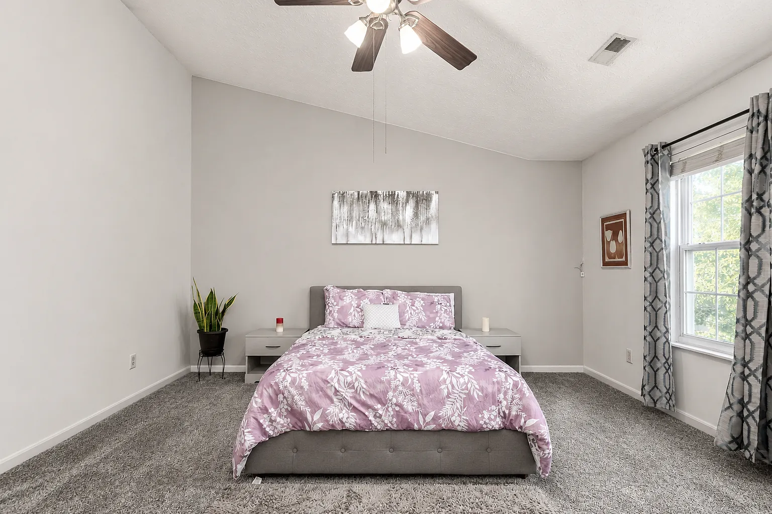 3 bed, 2086 sqft, $2,650 — Photo 1