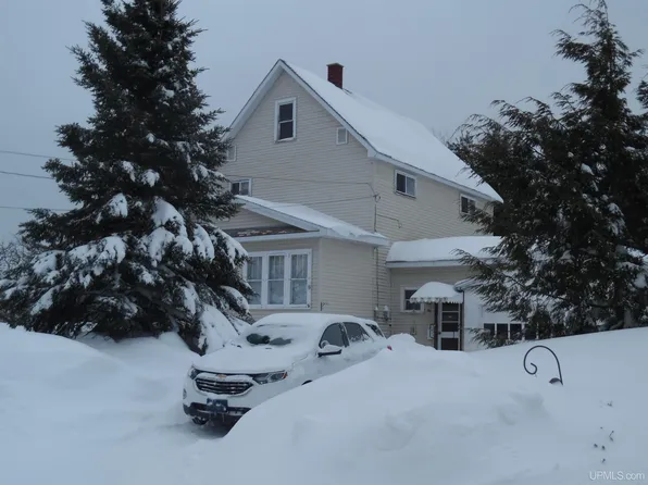 46 Stanton Ave, South Range, MI 49963