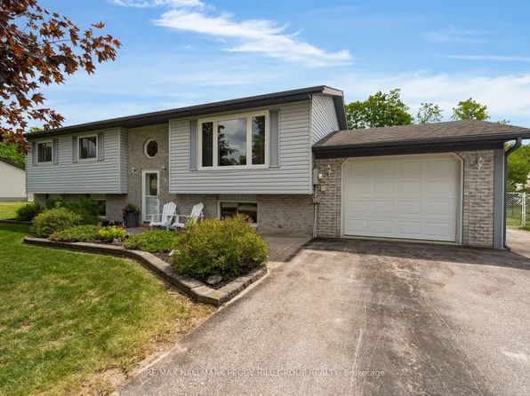 9 Adams Ave, Springwater, ON L9X 0A1