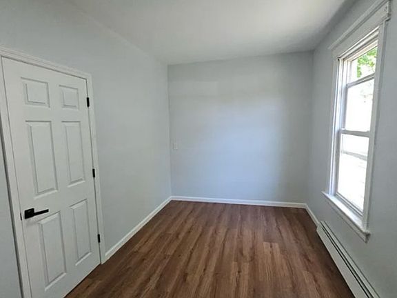 4th image of 10 Rodwell Ave #1L